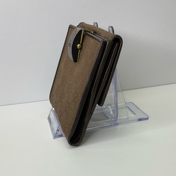 Gucci Authentic Brown GG wallet with Gold Accent - EUC - Picture 7 of 10